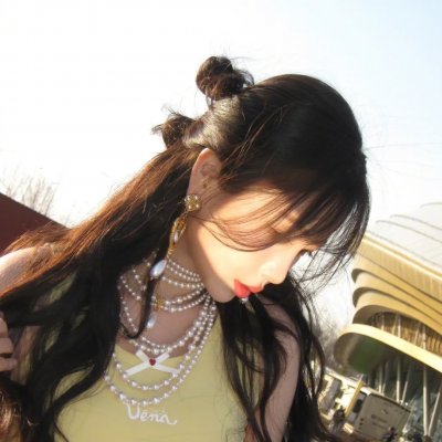 湖畔的女人们 海报